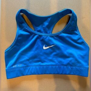 NIKE Swoosh Light Support Non-Padded sports bra